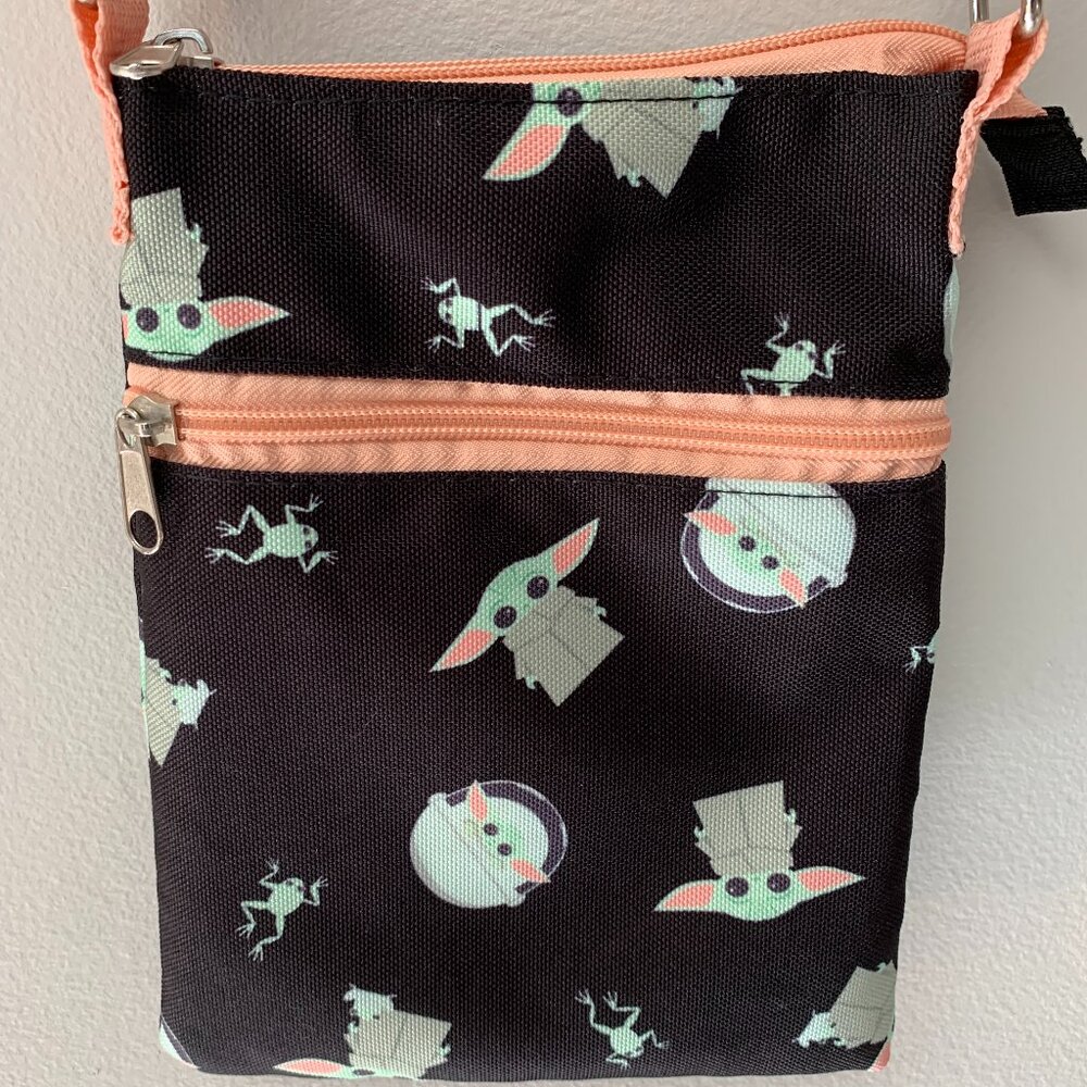 Bioworld Star Wars The CHild Passport Crossbody Bag